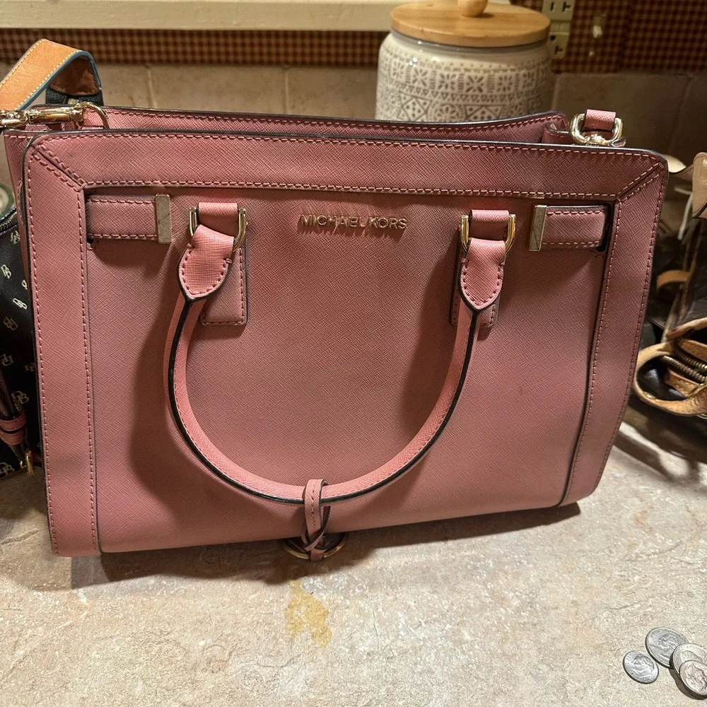 Michael Kors - Picture 3 of 3